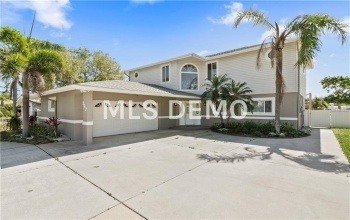 367 LA HACIENDA DRIVE, INDIAN ROCKS BEACH, Florida 33785, 4 Bedrooms Bedrooms, 7 Rooms Rooms,5 BathroomsBathrooms,Residential,For sale,LA HACIENDA,T2916129