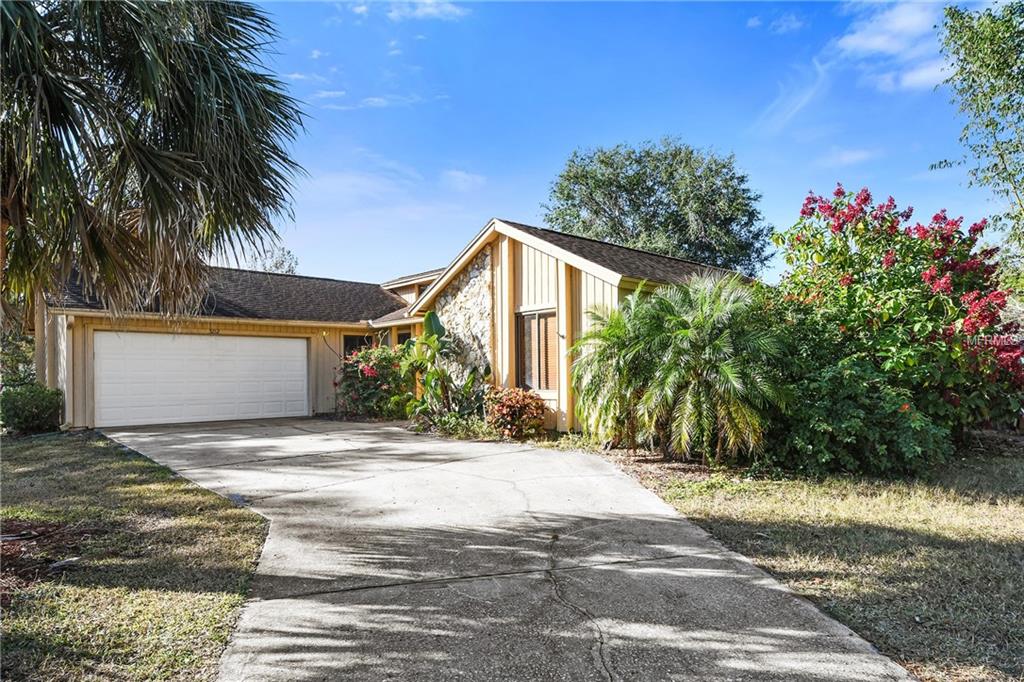 5212 SPRINGSIDE COURT, ORLANDO, Florida 32819, 3 Bedrooms Bedrooms, 6 Rooms Rooms,2 BathroomsBathrooms,Residential,For sale,SPRINGSIDE,O5551493