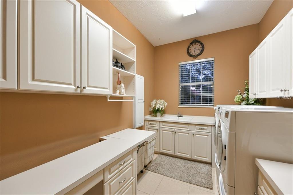 7646 TRALEE WAY, BRADENTON, Florida 34202, 4 Bedrooms Bedrooms, 15 Rooms Rooms,3 BathroomsBathrooms,Residential,For sale,TRALEE,A4208491