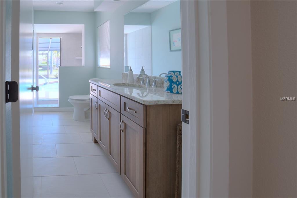 311 OAKWOOD CIRCLE, ENGLEWOOD, Florida 34223, 3 Bedrooms Bedrooms, 4 Rooms Rooms,2 BathroomsBathrooms,Residential,For sale,OAKWOOD,N5916309