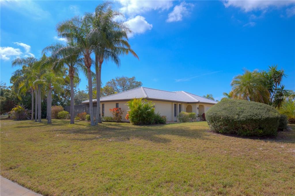 311 OAKWOOD CIRCLE, ENGLEWOOD, Florida 34223, 3 Bedrooms Bedrooms, 4 Rooms Rooms,2 BathroomsBathrooms,Residential,For sale,OAKWOOD,N5916309