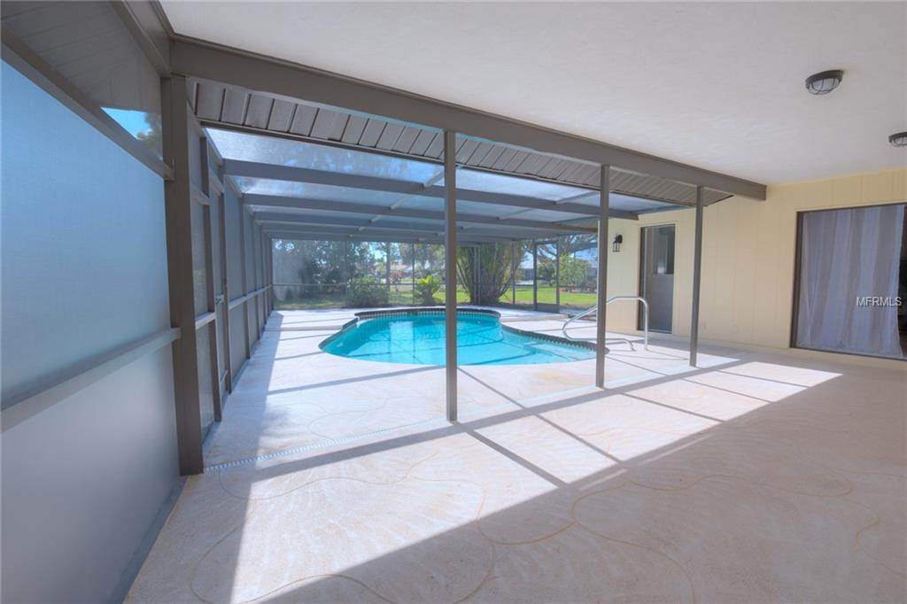 311 OAKWOOD CIRCLE, ENGLEWOOD, Florida 34223, 3 Bedrooms Bedrooms, 4 Rooms Rooms,2 BathroomsBathrooms,Residential,For sale,OAKWOOD,N5916309