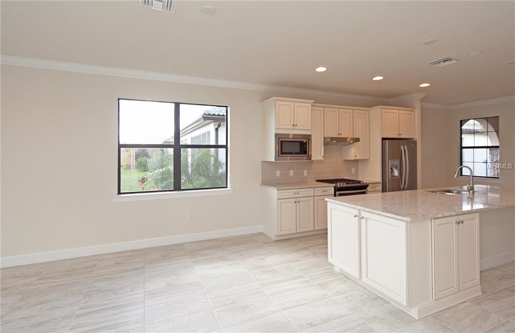 6711 HAVERHILL COURT, LAKEWOOD RANCH, Florida 34202, 2 Bedrooms Bedrooms, 4 Rooms Rooms,2 BathroomsBathrooms,Residential,For sale,HAVERHILL COURT,T2903448