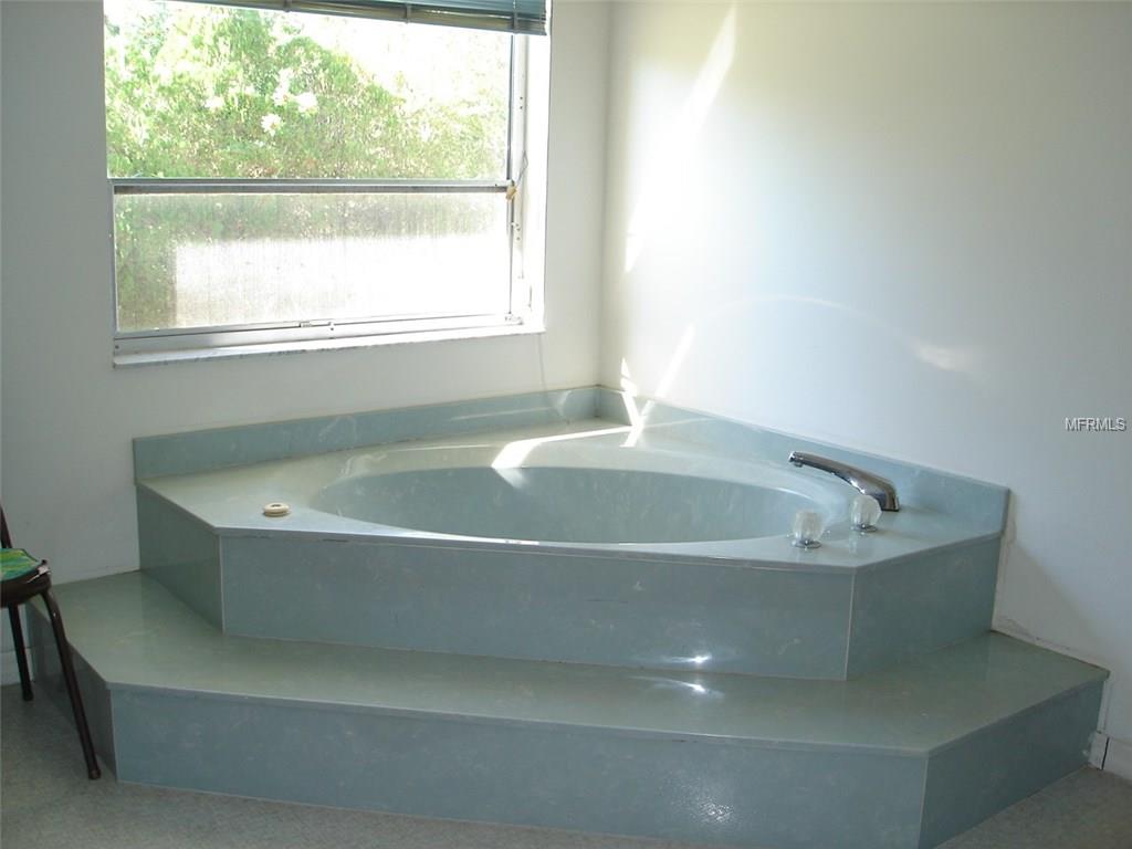 7824 TROPICAIRE BOULEVARD, NORTH PORT, Florida 34291, 4 Bedrooms Bedrooms, 10 Rooms Rooms,2 BathroomsBathrooms,Residential,For sale,TROPICAIRE,C7246702