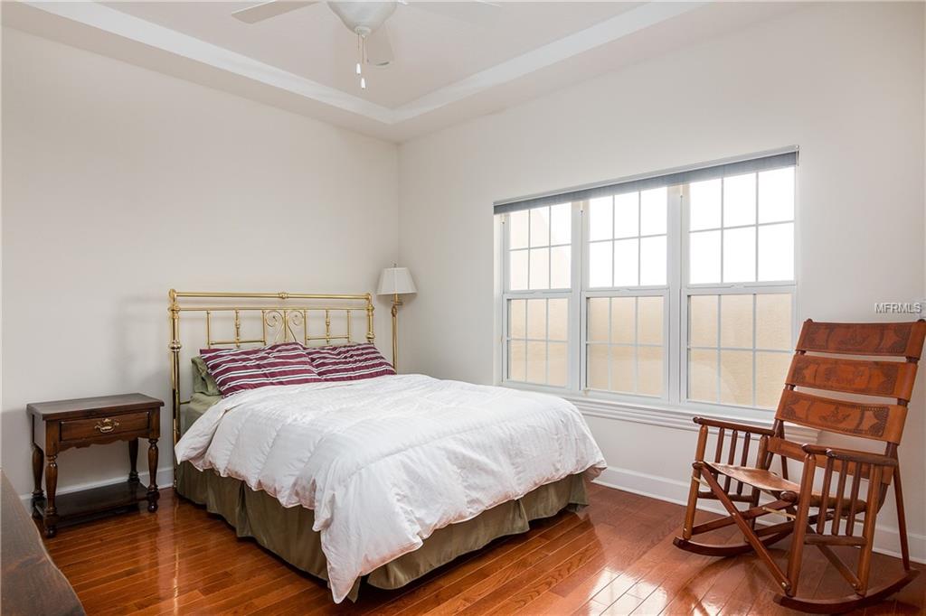 2555 W PLATT STREET, TAMPA, Florida 33609, 3 Bedrooms Bedrooms, 6 Rooms Rooms,2 BathroomsBathrooms,Residential,For sale,PLATT,T2922630