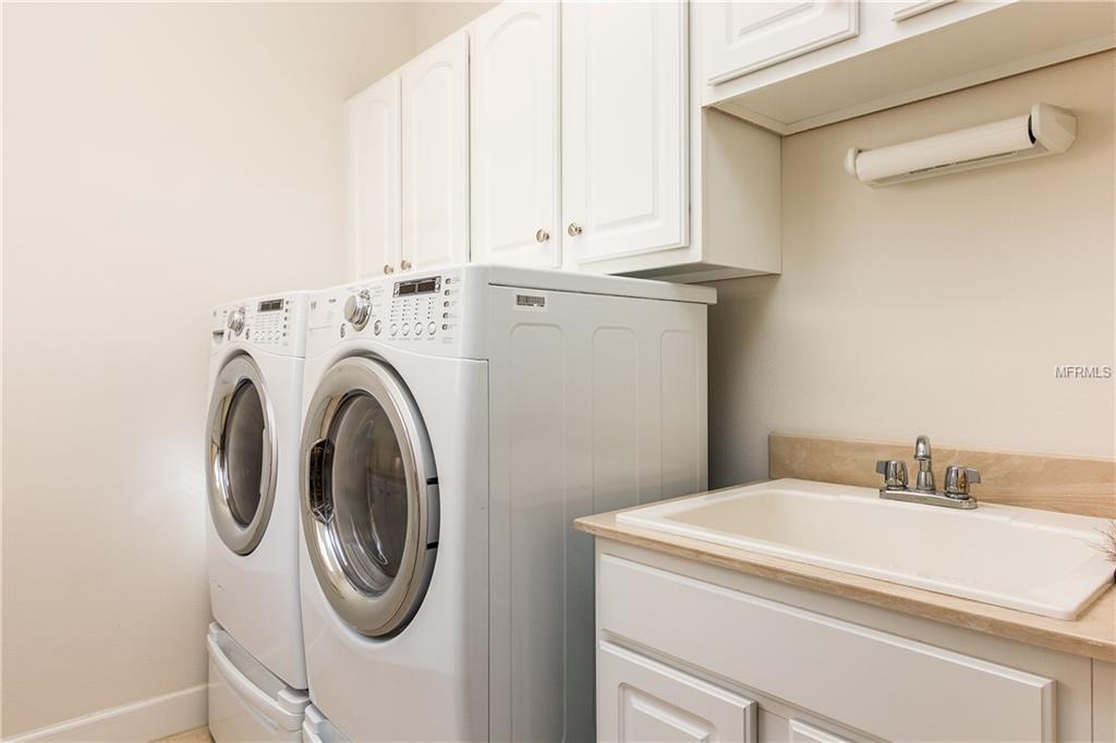 2555 W PLATT STREET, TAMPA, Florida 33609, 3 Bedrooms Bedrooms, 6 Rooms Rooms,2 BathroomsBathrooms,Residential,For sale,PLATT,T2922630