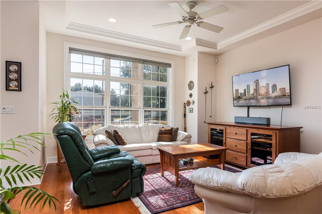 2555 W PLATT STREET, TAMPA, Florida 33609, 3 Bedrooms Bedrooms, 6 Rooms Rooms,2 BathroomsBathrooms,Residential,For sale,PLATT,T2922630