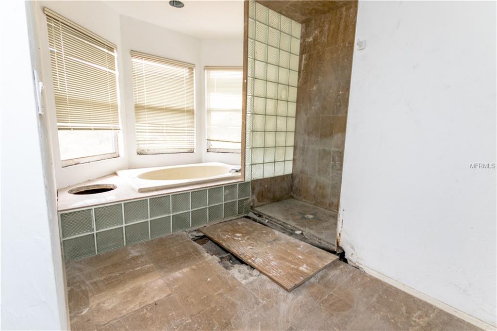 14190 MOSSY OAK LANE, MYAKKA CITY, Florida 34251, 4 Bedrooms Bedrooms, 3 Rooms Rooms,3 BathroomsBathrooms,Residential,For sale,MOSSY OAK,A4207670