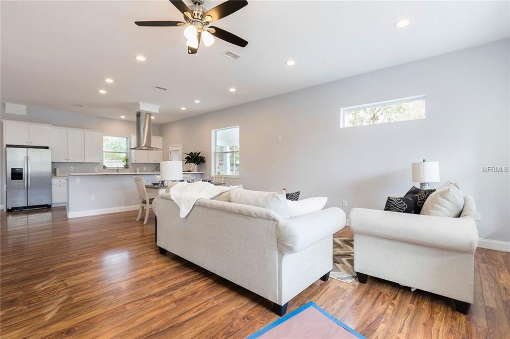 704 SANFORD AVENUE, SANFORD, Florida 32771, 3 Bedrooms Bedrooms, 6 Rooms Rooms,2 BathroomsBathrooms,Residential,For sale,SANFORD,O5561701