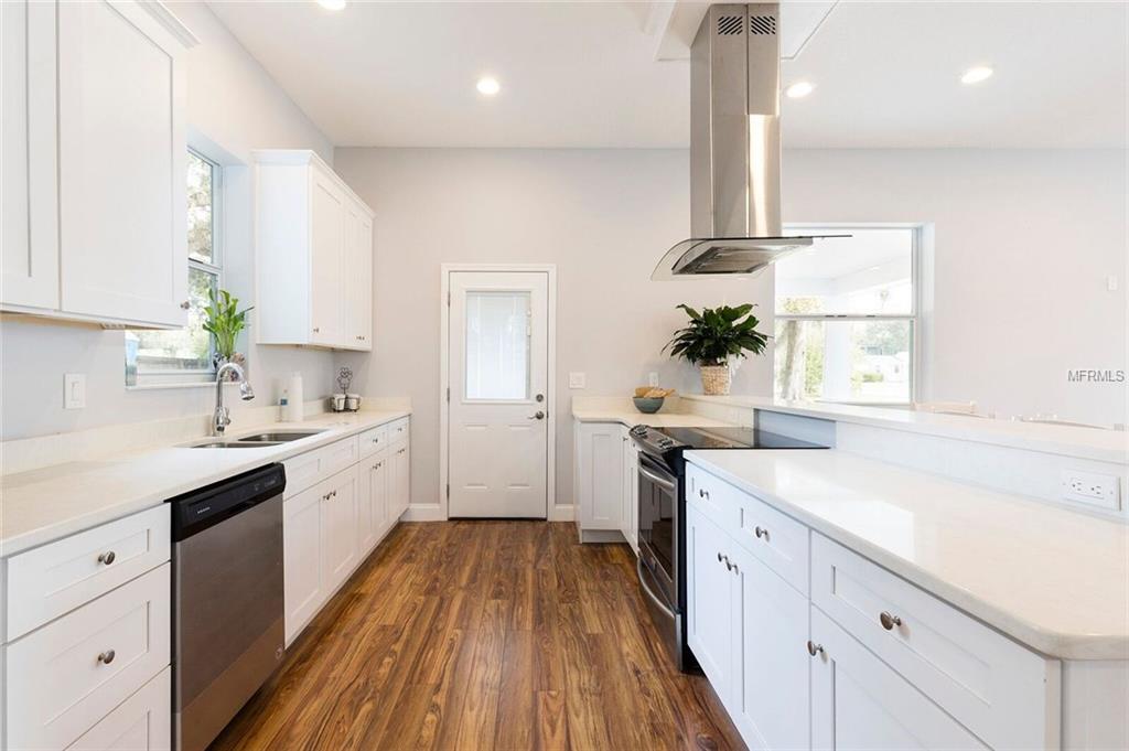 704 SANFORD AVENUE, SANFORD, Florida 32771, 3 Bedrooms Bedrooms, 6 Rooms Rooms,2 BathroomsBathrooms,Residential,For sale,SANFORD,O5561701