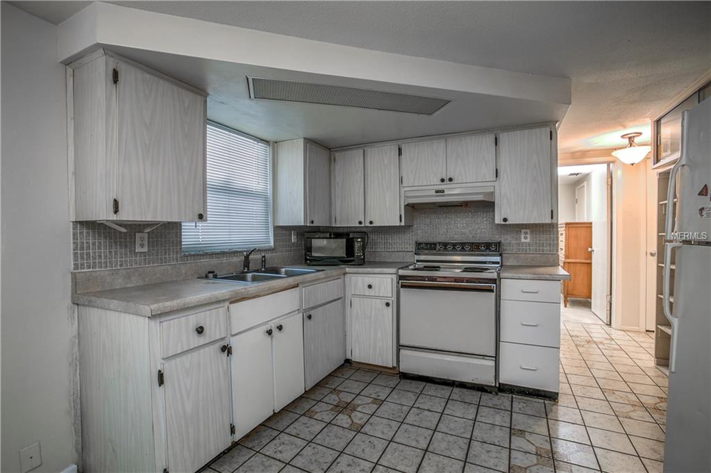 9811 SANDSTONE LANE, PORT RICHEY, Florida 34668, 2 Bedrooms Bedrooms, 3 Rooms Rooms,2 BathroomsBathrooms,Residential,For sale,SANDSTONE,W7637817