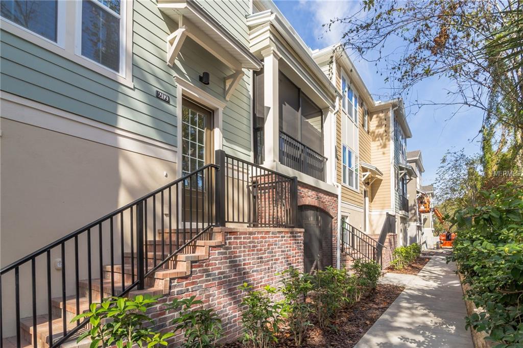 207 QUEEN PALM COURT, ALTAMONTE SPRINGS, Florida 32701, 3 Bedrooms Bedrooms, 3 Rooms Rooms,3 BathroomsBathrooms,Residential,For sale,QUEEN PALM,O5544500