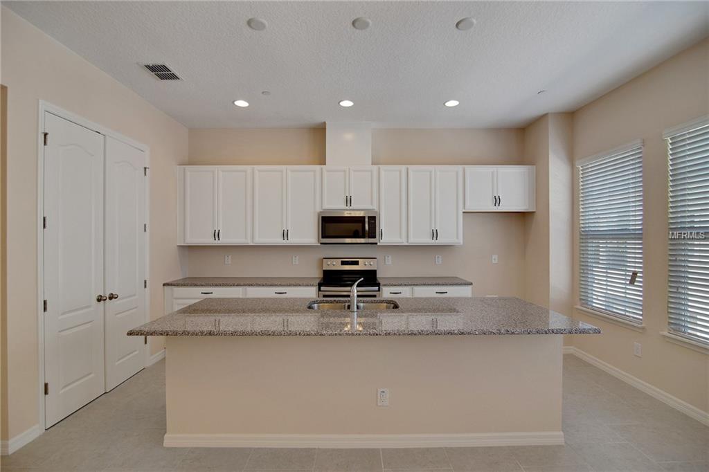 207 QUEEN PALM COURT, ALTAMONTE SPRINGS, Florida 32701, 3 Bedrooms Bedrooms, 3 Rooms Rooms,3 BathroomsBathrooms,Residential,For sale,QUEEN PALM,O5544500