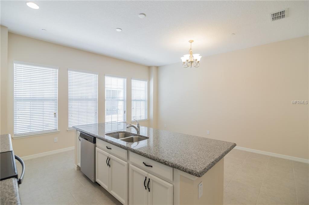 207 QUEEN PALM COURT, ALTAMONTE SPRINGS, Florida 32701, 3 Bedrooms Bedrooms, 3 Rooms Rooms,3 BathroomsBathrooms,Residential,For sale,QUEEN PALM,O5544500