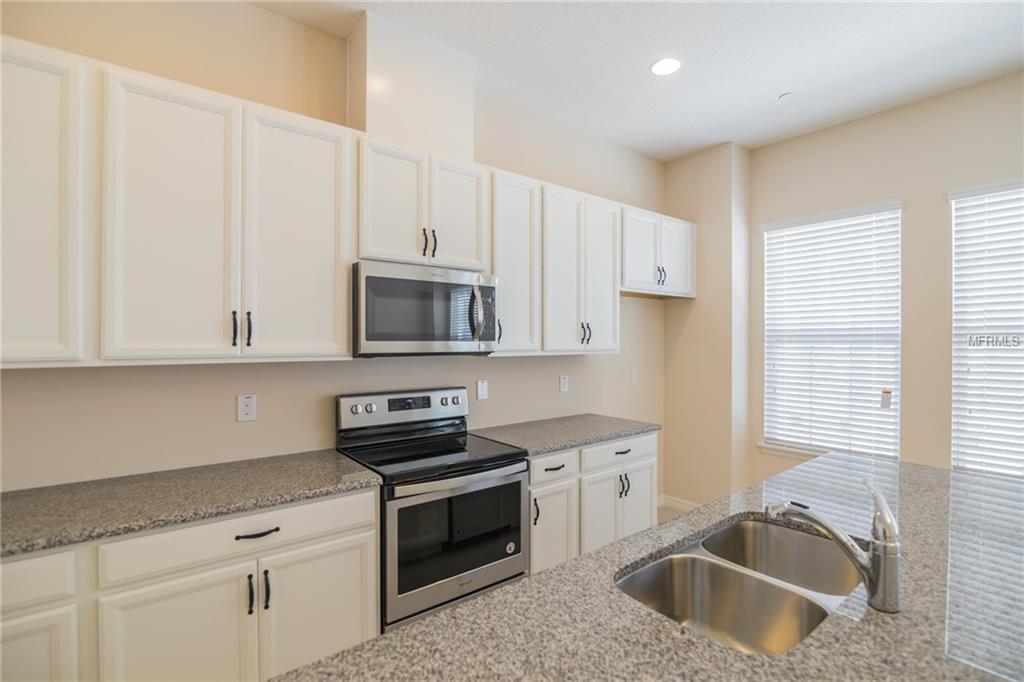 207 QUEEN PALM COURT, ALTAMONTE SPRINGS, Florida 32701, 3 Bedrooms Bedrooms, 3 Rooms Rooms,3 BathroomsBathrooms,Residential,For sale,QUEEN PALM,O5544500