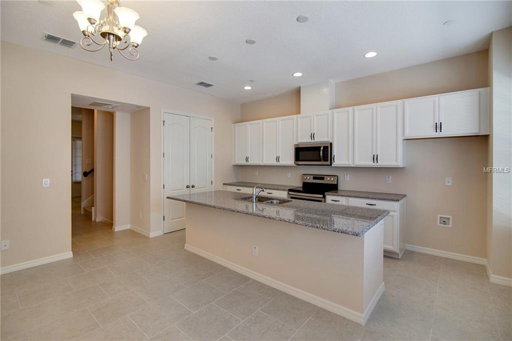 207 QUEEN PALM COURT, ALTAMONTE SPRINGS, Florida 32701, 3 Bedrooms Bedrooms, 3 Rooms Rooms,3 BathroomsBathrooms,Residential,For sale,QUEEN PALM,O5544500