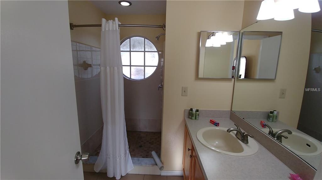 5014 LAGUNA BAY CIRCLE, KISSIMMEE, Florida 34746, 3 Bedrooms Bedrooms, 3 Rooms Rooms,2 BathroomsBathrooms,Residential,For sale,LAGUNA BAY,O5553365