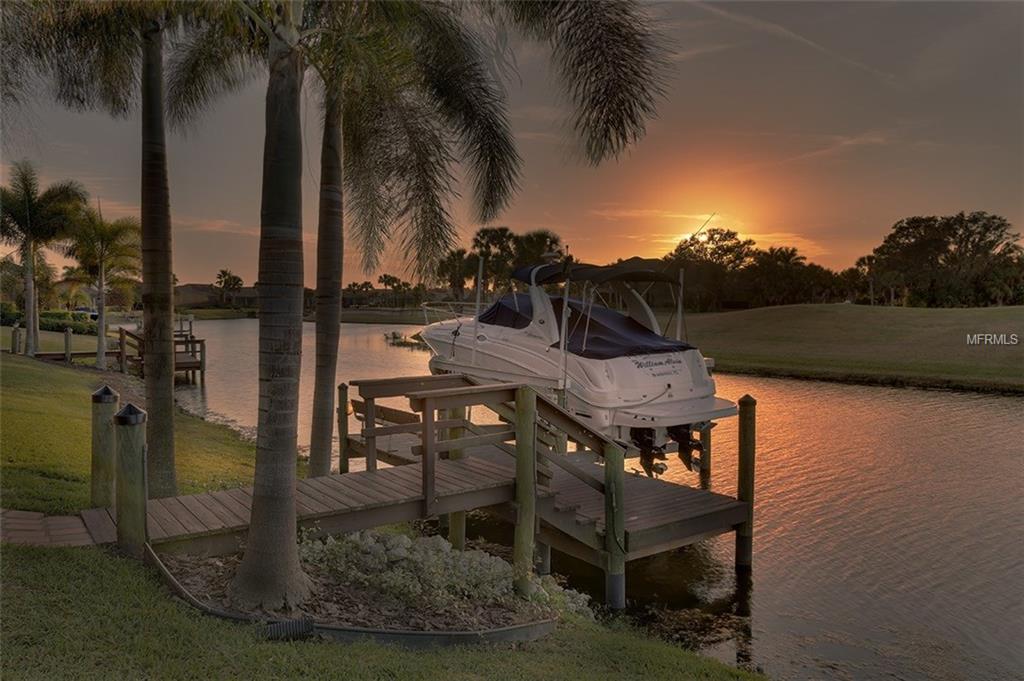 1020 RAINBOW COURT, BRADENTON, Florida 34212, 4 Bedrooms Bedrooms, 11 Rooms Rooms,4 BathroomsBathrooms,Residential,For sale,RAINBOW,A4208492