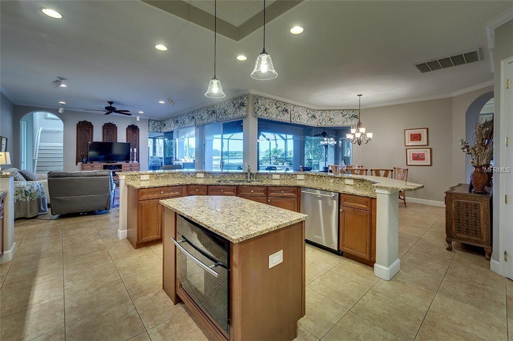 1020 RAINBOW COURT, BRADENTON, Florida 34212, 4 Bedrooms Bedrooms, 11 Rooms Rooms,4 BathroomsBathrooms,Residential,For sale,RAINBOW,A4208492