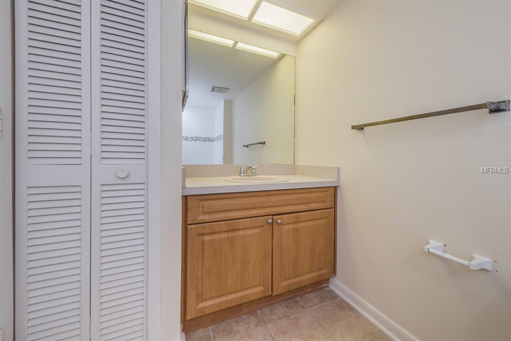 1203 HAMMOCK PINE BOULEVARD, CLEARWATER, Florida 33761, 1 Bedroom Bedrooms, 3 Rooms Rooms,1 BathroomBathrooms,Residential,For sale,HAMMOCK PINE,U7847507