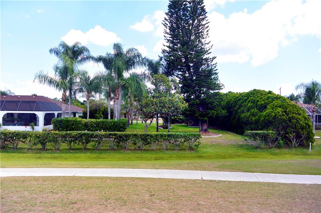 12 BUNKER LANE, ROTONDA WEST, Florida 33947, 3 Bedrooms Bedrooms, 9 Rooms Rooms,2 BathroomsBathrooms,Residential,For sale,BUNKER,D5918385