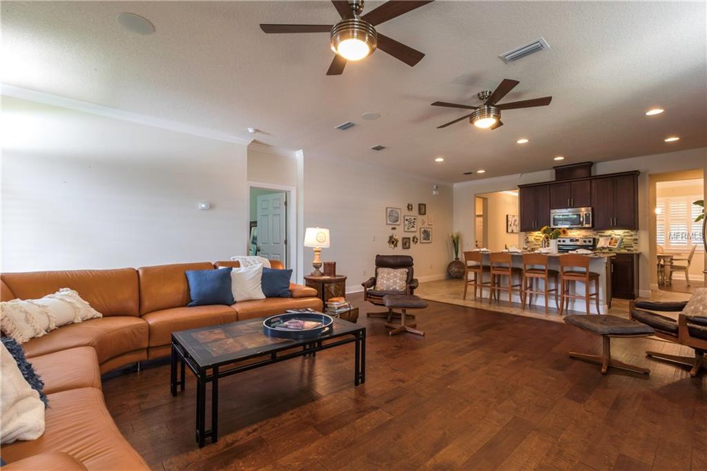 916 OAK STONE DRIVE, TAMPA, Florida 33613, 3 Bedrooms Bedrooms, 11 Rooms Rooms,2 BathroomsBathrooms,Residential,For sale,OAK STONE,T2903551