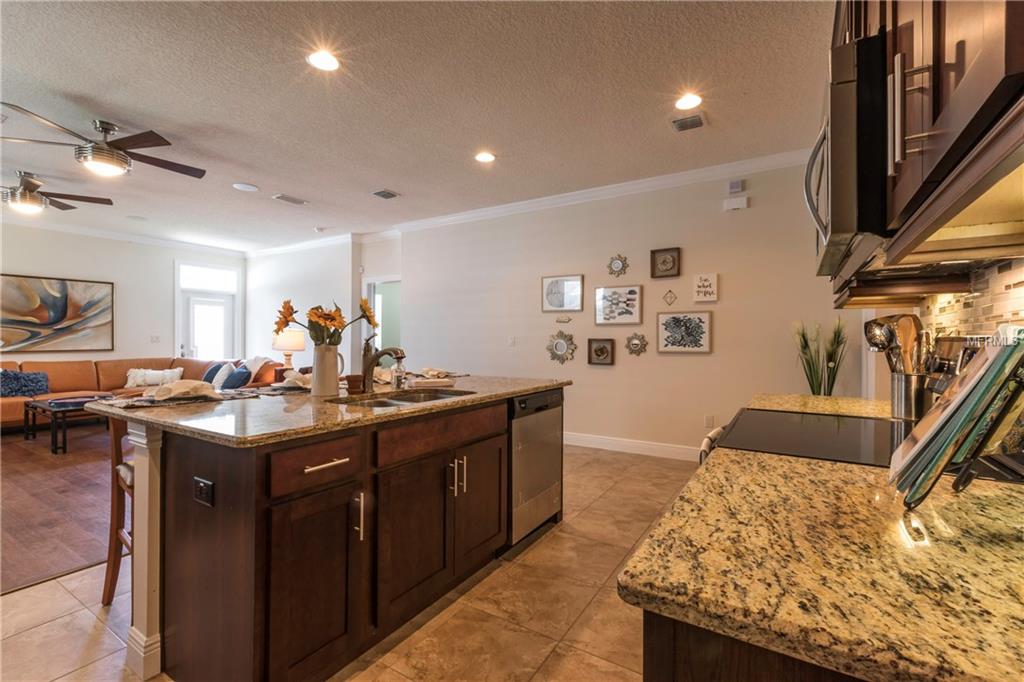 916 OAK STONE DRIVE, TAMPA, Florida 33613, 3 Bedrooms Bedrooms, 11 Rooms Rooms,2 BathroomsBathrooms,Residential,For sale,OAK STONE,T2903551