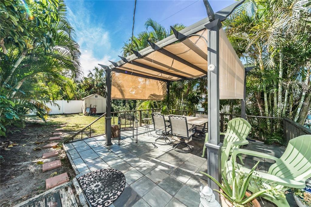 304 CRESTWOOD LANE, LARGO, Florida 33770, 4 Bedrooms Bedrooms, 6 Rooms Rooms,2 BathroomsBathrooms,Residential,For sale,CRESTWOOD,U7840163