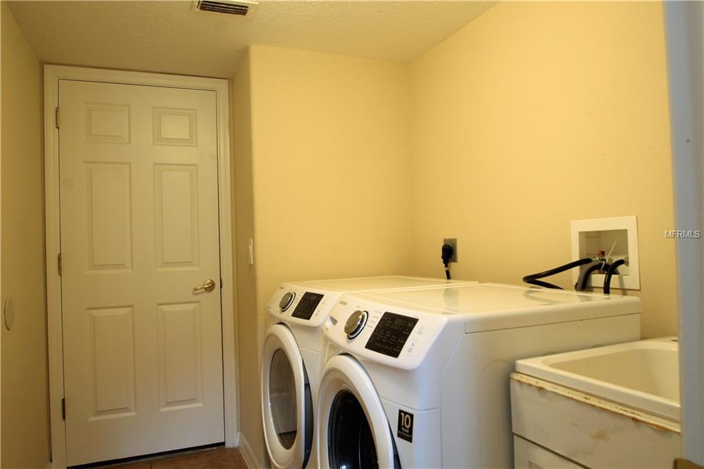 1622 SONG SPARROW COURT, SANFORD, Florida 32773, 5 Bedrooms Bedrooms, 10 Rooms Rooms,4 BathroomsBathrooms,Residential,For sale,SONG SPARROW,O5555801