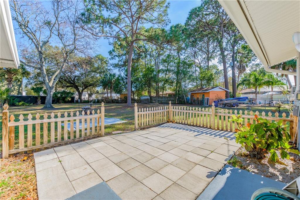 7708 W POCAHONTAS AVENUE, TAMPA, Florida 33615, 4 Bedrooms Bedrooms, 7 Rooms Rooms,2 BathroomsBathrooms,Residential,For sale,POCAHONTAS,U7846672