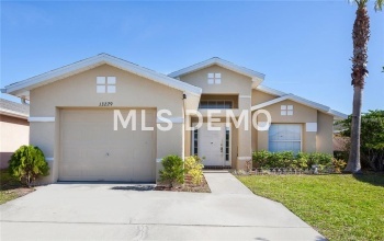 13229 GREENPOINTE DRIVE, ORLANDO, Florida 32824, 3 Bedrooms Bedrooms, 5 Rooms Rooms,2 BathroomsBathrooms,Residential,For sale,GREENPOINTE,O5561108