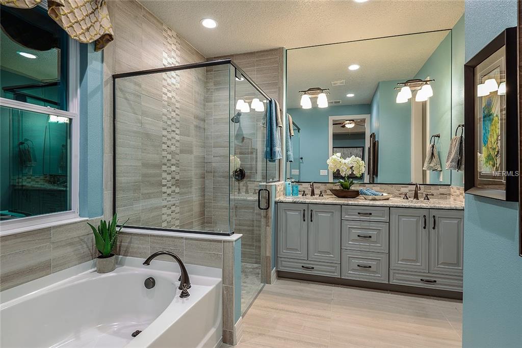 2790 AVIAN LOOP, KISSIMMEE, Florida 34741, 4 Bedrooms Bedrooms, 3 Rooms Rooms,2 BathroomsBathrooms,Residential,For sale,AVIAN,O5561370