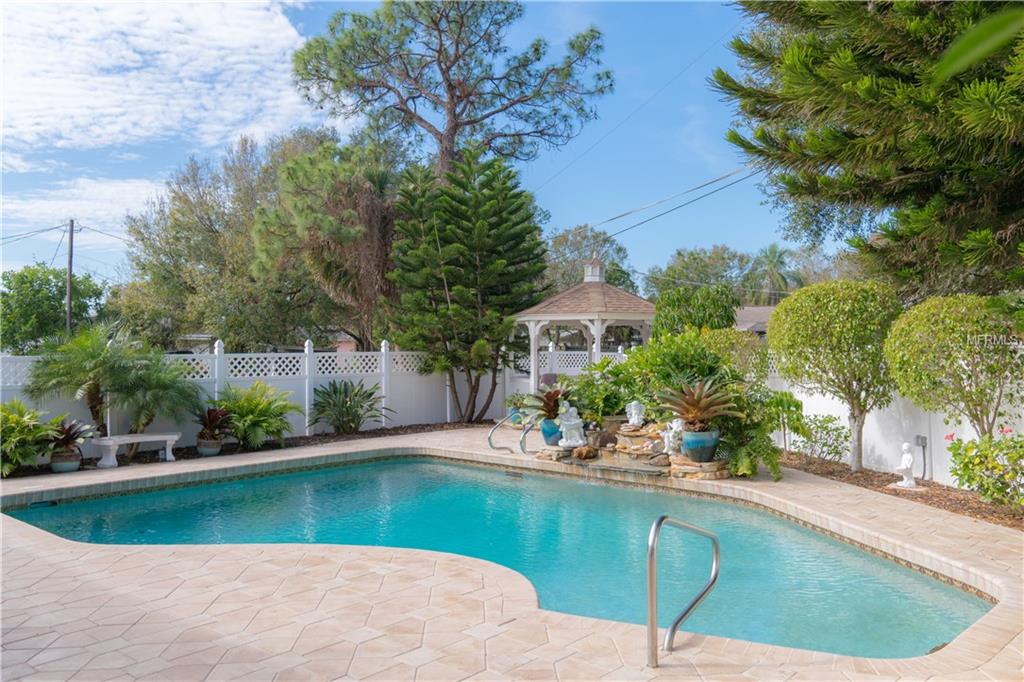 2338 LINWOOD DRIVE, SARASOTA, Florida 34232, 3 Bedrooms Bedrooms, 5 Rooms Rooms,2 BathroomsBathrooms,Residential,For sale,LINWOOD,A4209837