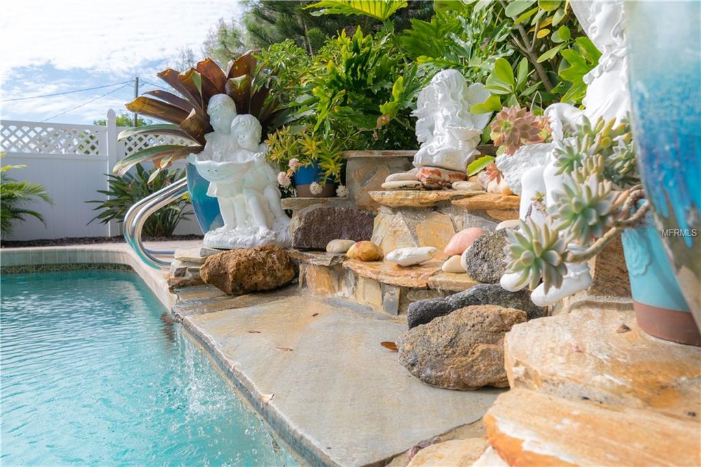 2338 LINWOOD DRIVE, SARASOTA, Florida 34232, 3 Bedrooms Bedrooms, 5 Rooms Rooms,2 BathroomsBathrooms,Residential,For sale,LINWOOD,A4209837