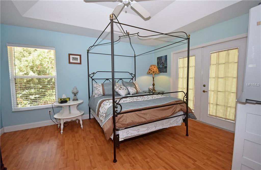 1635 BAYSHORE DRIVE, ENGLEWOOD, Florida 34223, 3 Bedrooms Bedrooms, 6 Rooms Rooms,2 BathroomsBathrooms,Residential,For sale,BAYSHORE,D5918396