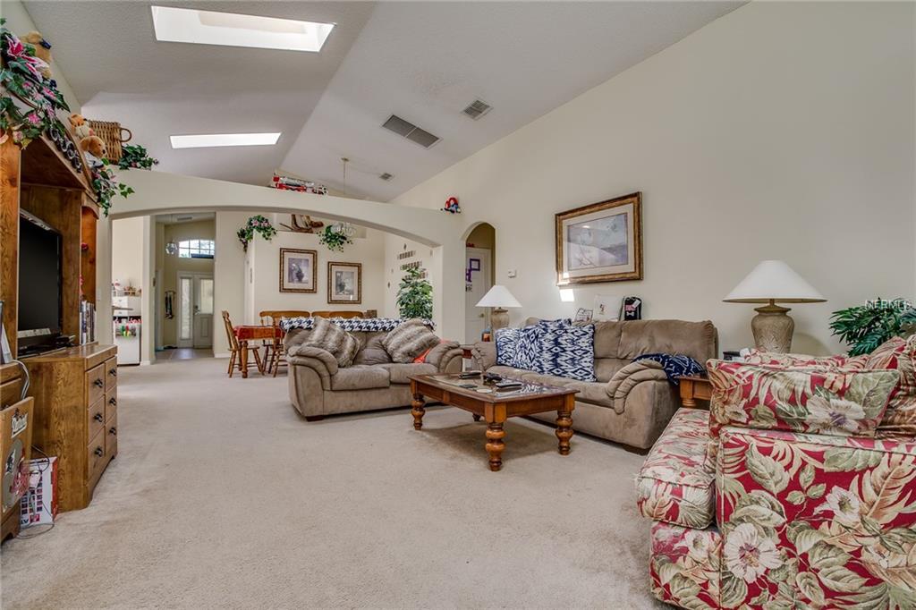 16103 BLOSSOM HILL LOOP, CLERMONT, Florida 34714, 5 Bedrooms Bedrooms, 10 Rooms Rooms,4 BathroomsBathrooms,Residential,For sale,BLOSSOM HILL,G4847078