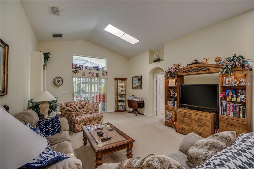 16103 BLOSSOM HILL LOOP, CLERMONT, Florida 34714, 5 Bedrooms Bedrooms, 10 Rooms Rooms,4 BathroomsBathrooms,Residential,For sale,BLOSSOM HILL,G4847078