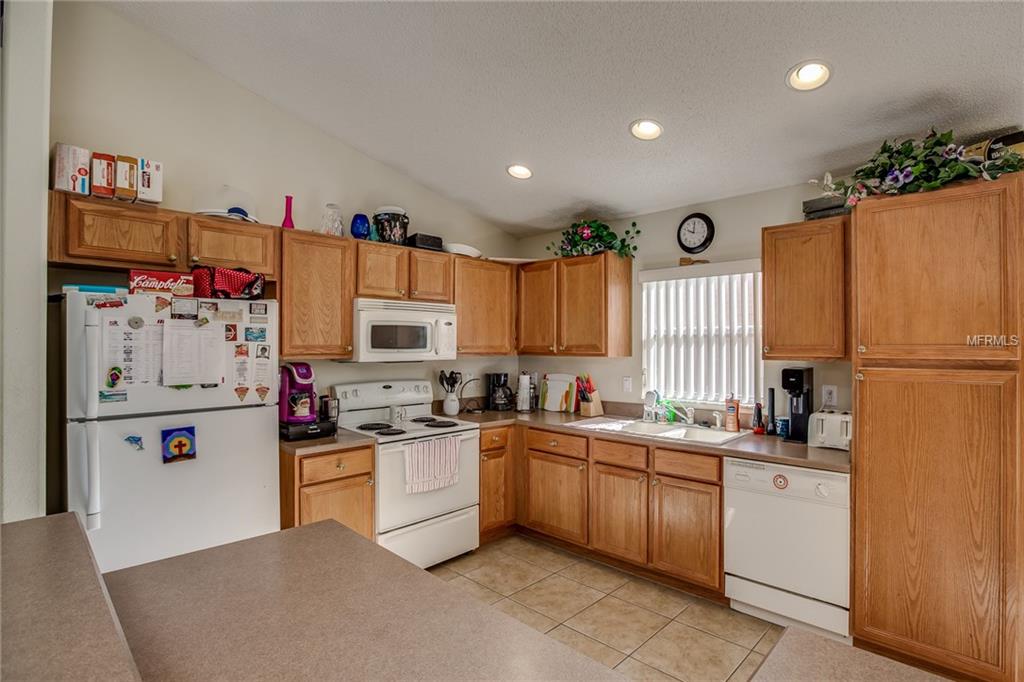 16103 BLOSSOM HILL LOOP, CLERMONT, Florida 34714, 5 Bedrooms Bedrooms, 10 Rooms Rooms,4 BathroomsBathrooms,Residential,For sale,BLOSSOM HILL,G4847078