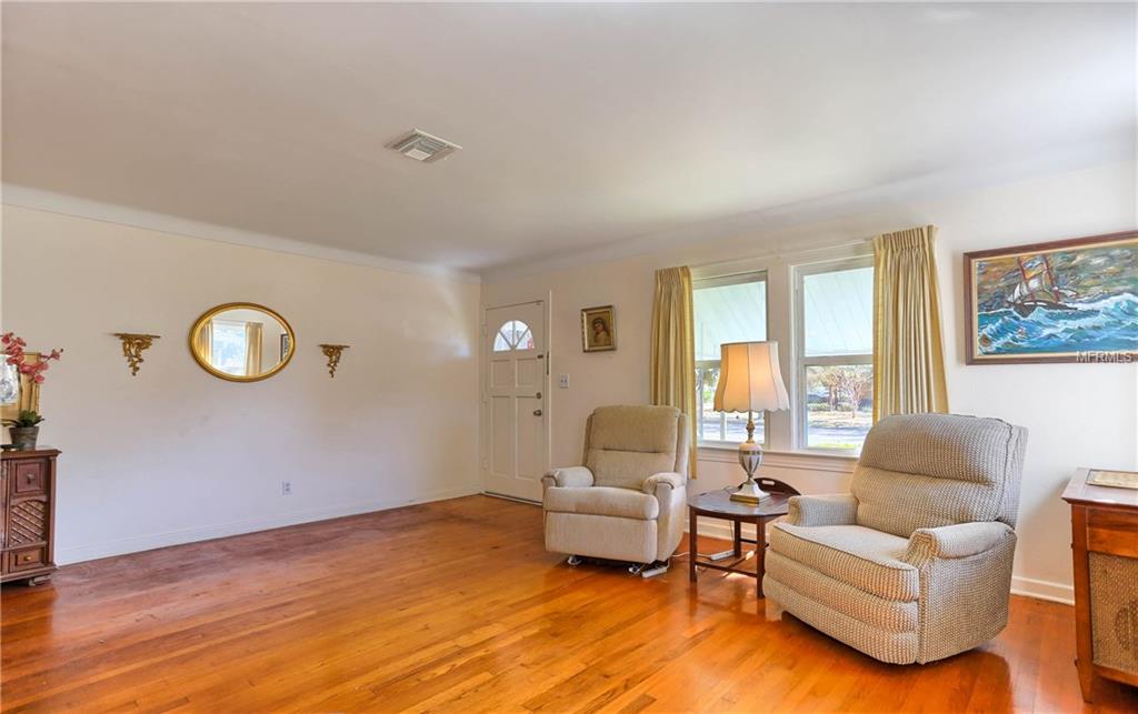 4921 1ST AVENUE N, ST PETERSBURG, Florida 33710, 2 Bedrooms Bedrooms, 3 Rooms Rooms,2 BathroomsBathrooms,Residential,For sale,1ST,U7837080