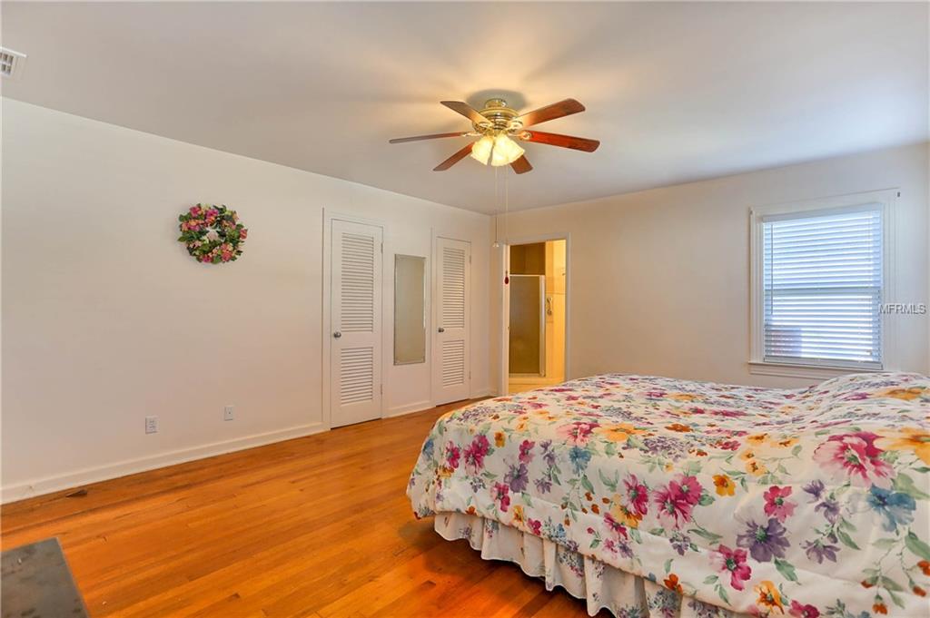 4921 1ST AVENUE N, ST PETERSBURG, Florida 33710, 2 Bedrooms Bedrooms, 3 Rooms Rooms,2 BathroomsBathrooms,Residential,For sale,1ST,U7837080