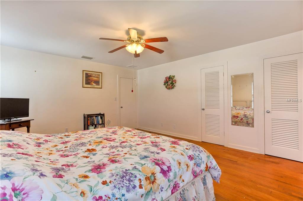 4921 1ST AVENUE N, ST PETERSBURG, Florida 33710, 2 Bedrooms Bedrooms, 3 Rooms Rooms,2 BathroomsBathrooms,Residential,For sale,1ST,U7837080