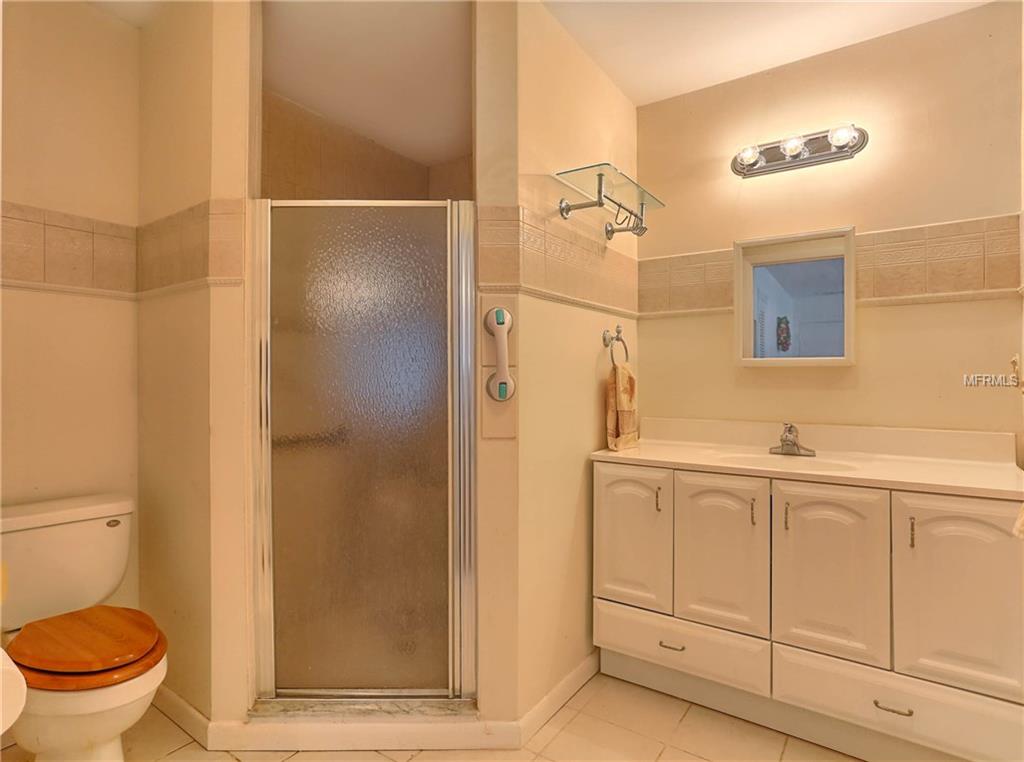 4921 1ST AVENUE N, ST PETERSBURG, Florida 33710, 2 Bedrooms Bedrooms, 3 Rooms Rooms,2 BathroomsBathrooms,Residential,For sale,1ST,U7837080