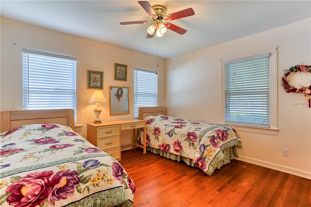 4921 1ST AVENUE N, ST PETERSBURG, Florida 33710, 2 Bedrooms Bedrooms, 3 Rooms Rooms,2 BathroomsBathrooms,Residential,For sale,1ST,U7837080