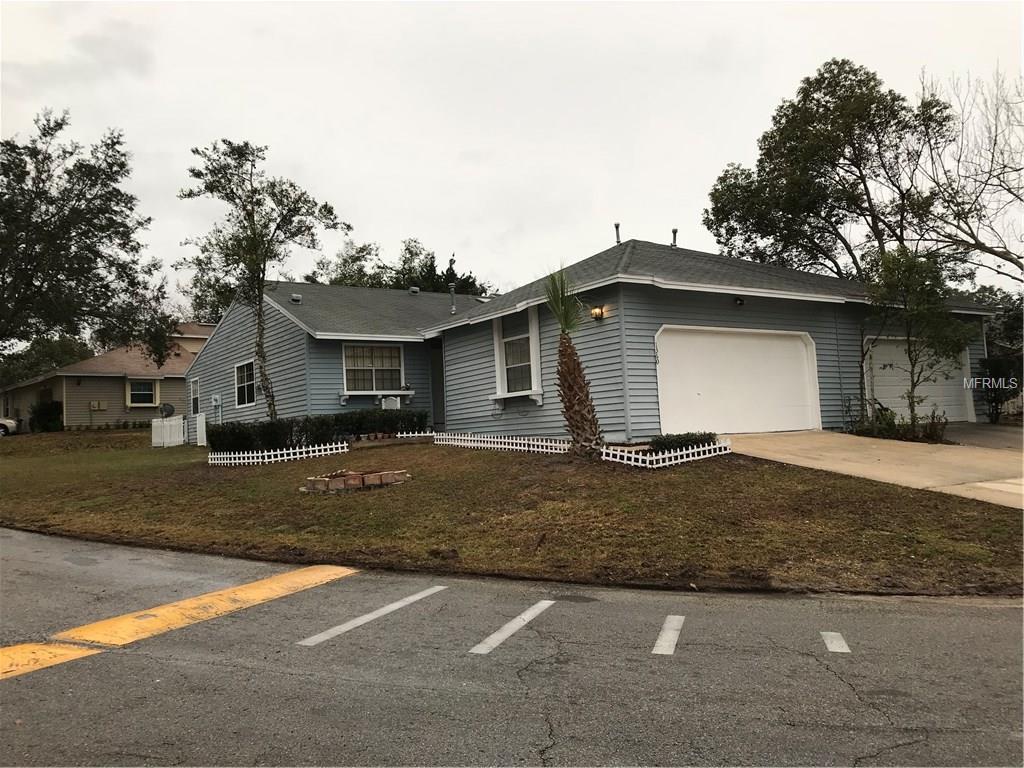 1360 LANDRY CIRCLE, LONGWOOD, Florida 32750, 2 Bedrooms Bedrooms, 5 Rooms Rooms,2 BathroomsBathrooms,Residential,For sale,LANDRY,O5559951