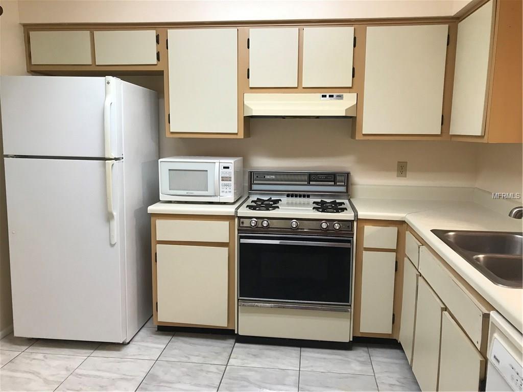 1360 LANDRY CIRCLE, LONGWOOD, Florida 32750, 2 Bedrooms Bedrooms, 5 Rooms Rooms,2 BathroomsBathrooms,Residential,For sale,LANDRY,O5559951