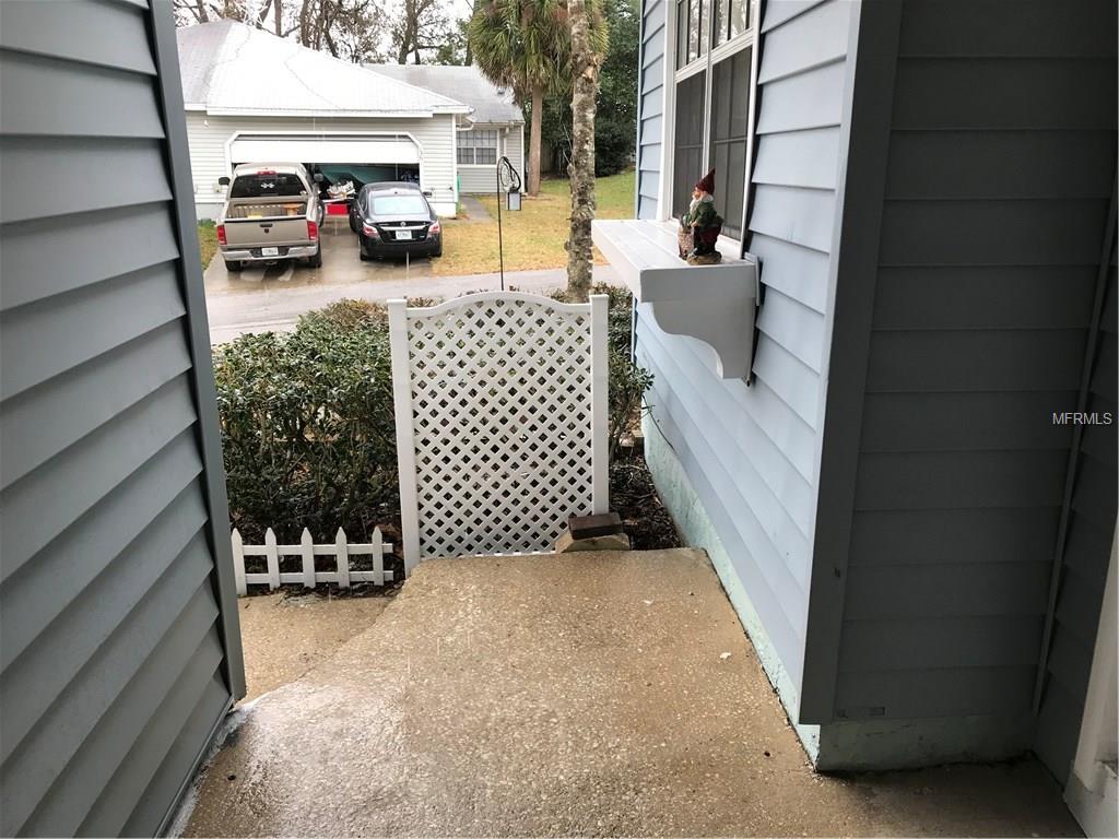 1360 LANDRY CIRCLE, LONGWOOD, Florida 32750, 2 Bedrooms Bedrooms, 5 Rooms Rooms,2 BathroomsBathrooms,Residential,For sale,LANDRY,O5559951