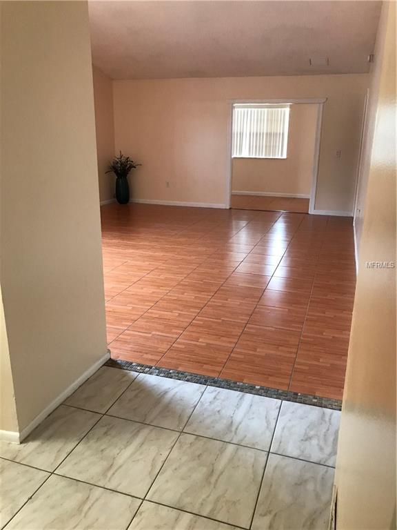 1360 LANDRY CIRCLE, LONGWOOD, Florida 32750, 2 Bedrooms Bedrooms, 5 Rooms Rooms,2 BathroomsBathrooms,Residential,For sale,LANDRY,O5559951