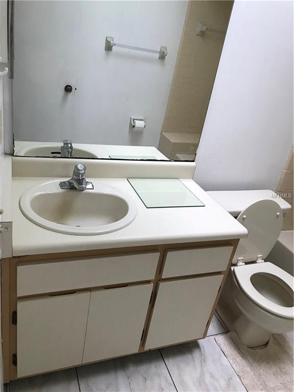 1360 LANDRY CIRCLE, LONGWOOD, Florida 32750, 2 Bedrooms Bedrooms, 5 Rooms Rooms,2 BathroomsBathrooms,Residential,For sale,LANDRY,O5559951