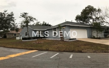 1360 LANDRY CIRCLE, LONGWOOD, Florida 32750, 2 Bedrooms Bedrooms, 5 Rooms Rooms,2 BathroomsBathrooms,Residential,For sale,LANDRY,O5559951