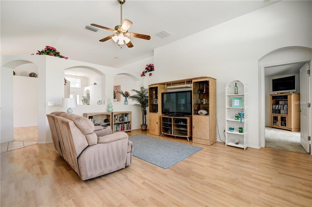 9207 MEADOWMONT COURT, TAMPA, Florida 33626, 3 Bedrooms Bedrooms, 7 Rooms Rooms,2 BathroomsBathrooms,Residential,For sale,MEADOWMONT,U7847264